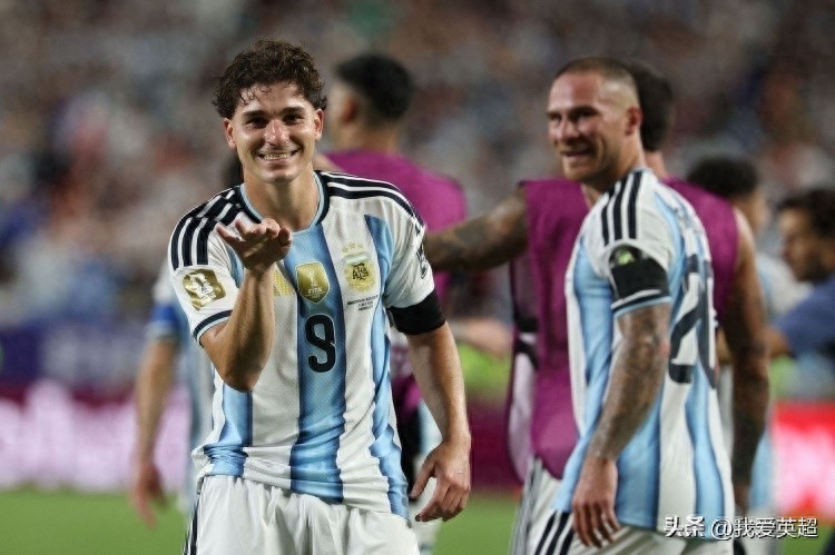 Đội hình chính thức của Argentina trong trận chung kết World Cup được tiết lộ! Chỉ có 2 vị trí còn nghi ngờ, "Nhện nhỏ" đá chính, Lautaro ngồi dự bị