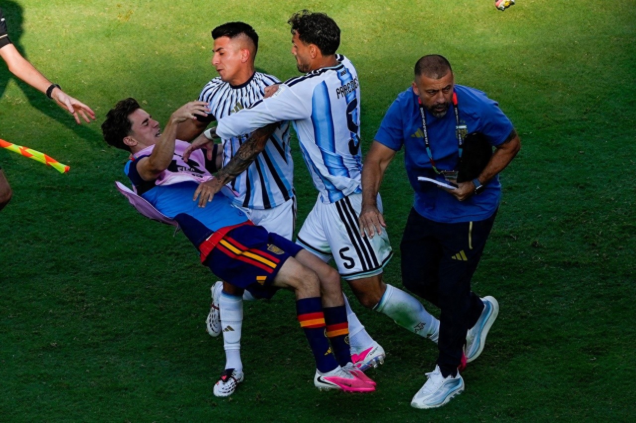 Thua trận lại thua cả người? Xung đột sau trận chung kết World Cup, FIFA ra tay mạnh mẽ điều tra Argentina