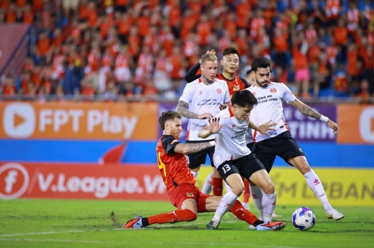 Trực tiếp bóng đá Ninh Bình 0-2 CA TP HCM: Quá khó tin