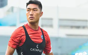 Ngôi sao Singapore từng lỡ trận gặp ĐT Việt Nam để chăm sóc mẹ, nay trở lại với mục tiêu chiến thắng