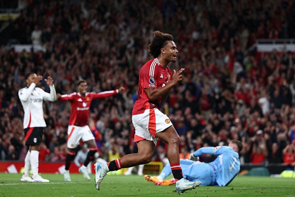 Cầu thủ bị gạt ra ngoài lề của Man United trở thành món hời! 3 đội bóng Serie A đang cạnh tranh, mục tiêu hàng đầu cho vị trí hậu vệ trái đã lộ diện.