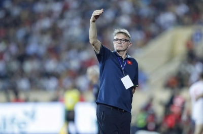 Trợ lý HLV Troussier bất ngờ gia nhập đội bóng V.League