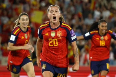 Vùi dập Anh 4 bàn, Tây Ban Nha vươn lên dẫn đầu bảng World Cup