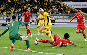AFC chậm ra án phạt, trận Việt Nam gặp Malaysia vẫn 'nóng'