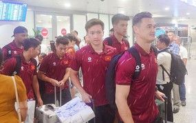 Đội tuyển Việt Nam trở về Hà Nội, hướng đến màn tiếp đón Singapore