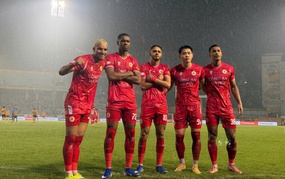 Tin nóng bóng đá Việt hôm nay 18/5: Chủ tịch AFC chúc mừng U17 Việt Nam; Chức vô địch đáng nhớ của CAHN