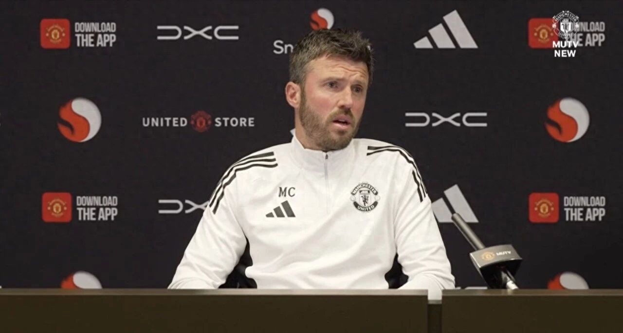 Manchester United coi việc mua sắm cầu thủ quan trọng hơn chọn huấn luyện viên, có thể ký hợp đồng miễn phí với hậu vệ thép Premier League! Carrick đã lên kế hoạch cho mùa giải mới
