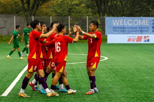 CHÍNH THỨC: Việt kiều Tây Ban Nha mới toanh lên tuyển Việt Nam