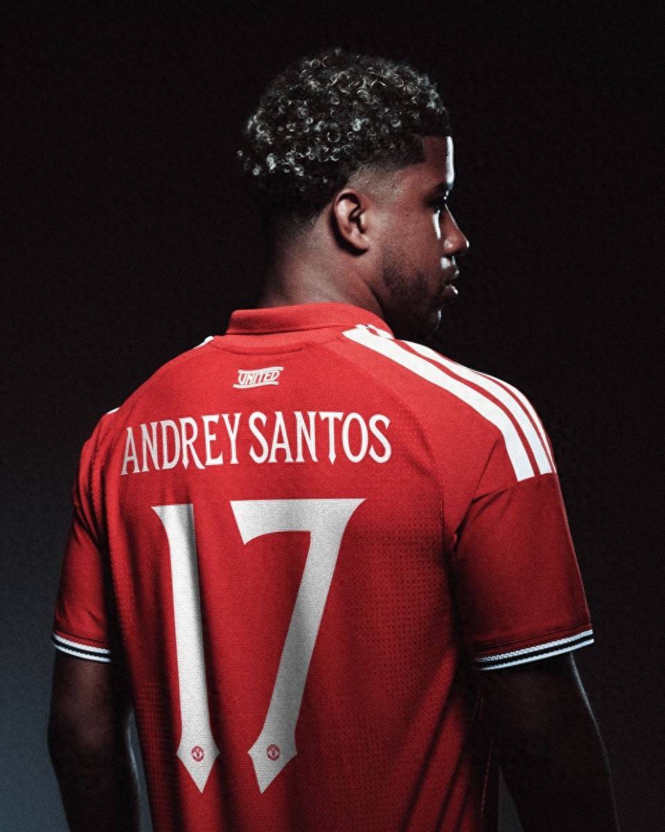 Chữ ký đầu tiên của Carrick! Man United chính thức công bố Santos gia nhập với giá 50 triệu bảng, mang áo số 17, tiết lộ chi tiết mức lương 100.000 bảng mỗi tuần