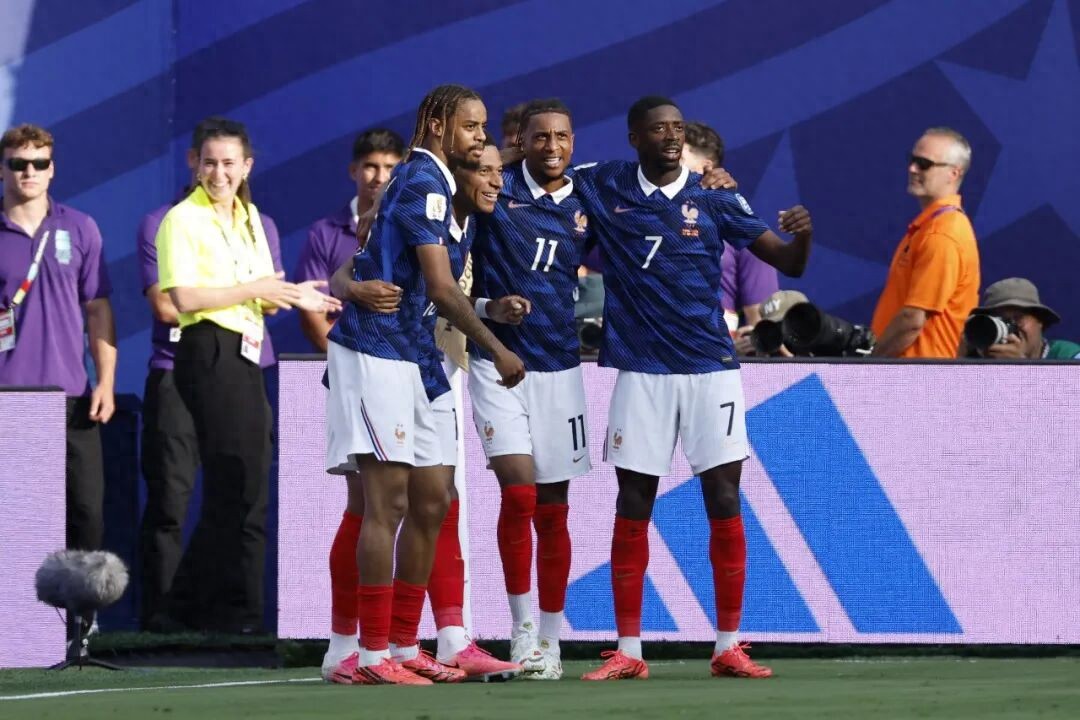 Pháp thể hiện sức công phá khủng khiếp: Mbappe "hung dữ", bộ ba tấn công càng mạnh mẽ hơn