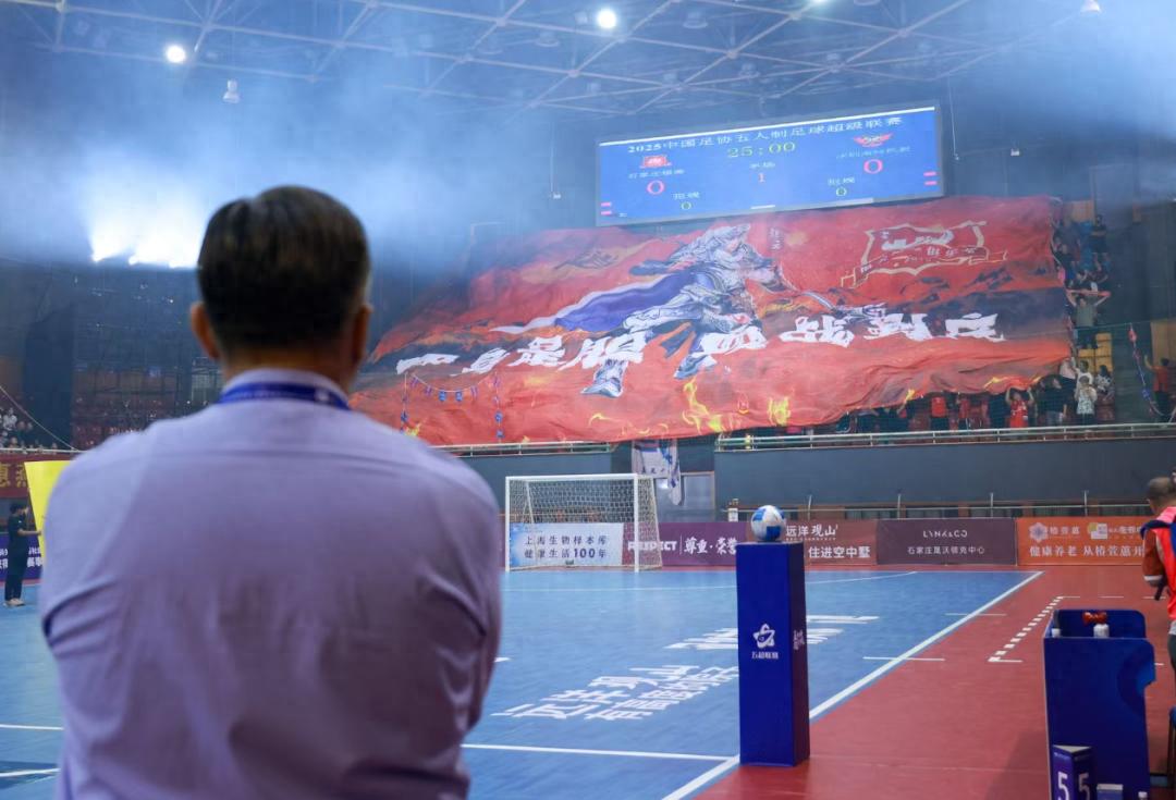 Khó khăn và tương lai của bóng đá 5 người