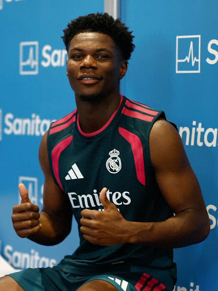Kế hoạch mua Tchouaméni của MU vào mùa hè này hoàn toàn không thành, Real Madrid chính thức thông báo anh trở lại đội! Lại có tin đồn chi 85 triệu bảng ký Walcott