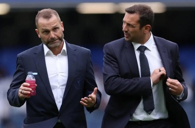 Thua đau MU, sếp lớn Chelsea 'xông thẳng' vào phòng thay đồ