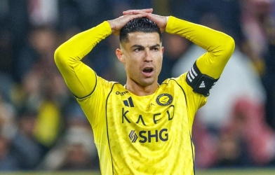 Xa Ronaldo là bão tố, Al Nassr tiếp tục 'nhận đòn giáng' trước mùa giải