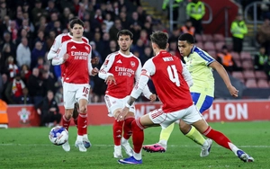 Bị đội hạng dưới loại ở cúp FA, Arsenal vỡ mộng 'ăn ba'