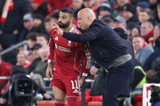 Ba quyết định tai hại của Arne Slot khiến Liverpool sụp đổ