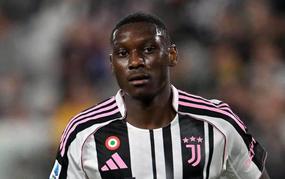 Chuyển nhượng Juventus: Lại một mùa Hè “ném đá ao bèo”?