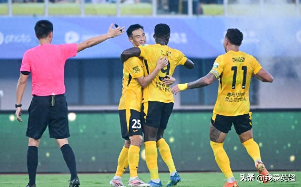 Mười người Hải Ngưu thua 0-2 trước Bờ Tây, thua 4 trận liên tiếp tại中超 + đứng cuối bảng, Lý Tô Đạt nhận thẻ đỏ, Bờ Tây bất bại 3 trận vươn lên thứ 2