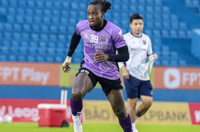 Tiền vệ nhập tịch bất ngờ bị cựu vương V.League gạch tên