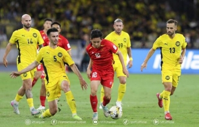 CĐV Malaysia phản ứng cực dữ dội khi Malaysia chính thức bị xử thua 0-3 Việt Nam
