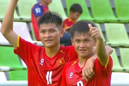 Sao trẻ lập hattrick, giúp U19 Việt Nam thắng lớn ở giải ĐNÁ là ai?