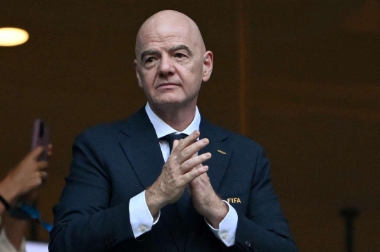 FIFA xin lỗi 211 liên đoàn, tuyên bố cứng về Chủ tịch Infantino