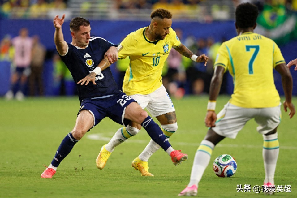 Sau 981 ngày mới lại khoác áo ĐT Brazil! Neymar 34 tuổi rơi nước mắt xúc động sau trận đấu, ôm gia đình thắm thiết
