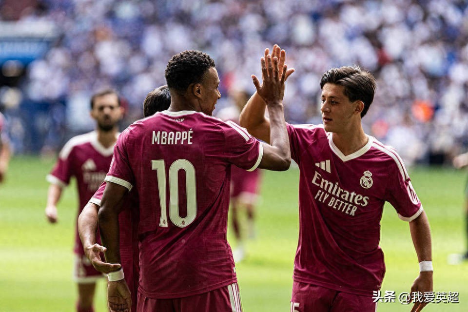 Real Madrid 3-0 đội bóng mạnh Bundesliga! HLV Mourinho bất bại 4 trận đầu mùa, Mbappe ghi bàn sớm + đẩy người nhận thẻ vàng, tân binh đắt giá ra mắt