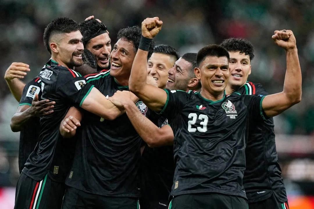 Mexico lần thứ 10 vượt qua vòng bảng World Cup, không thể lay chuyển vị thế số 1 Bắc Mỹ