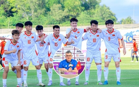 HLV Brazil tạo cột mốc cực ấn tượng cùng U17 Việt Nam