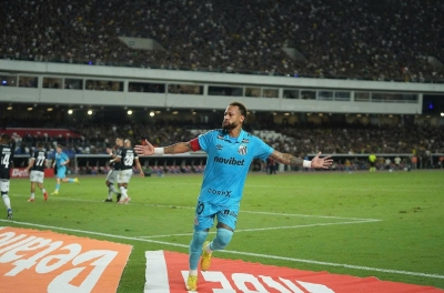 Neymar lại gây bão sau trận thắng, bị Chủ tịch CLB đối thủ nói là 'đồ hề'