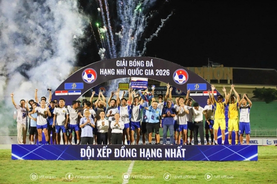 Bóng đá Việt Nam đón cột mốc chưa từng thấy sau 14 năm