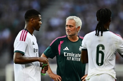 Loạt tân binh ra mắt, Real Madrid đánh rơi chiến thắng trong trận cầu 4 sao