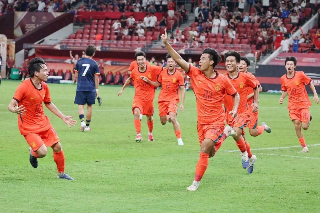 Các giải đấu bóng đá thanh thiếu niên diễn ra sôi nổi, các giải đấu trên toàn quốc mở ra cơ hội giao lưu quốc tế.