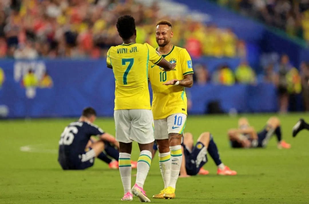 "Thần tượng" đã trở lại, kỳ World Cup của Brazil thực sự bắt đầu