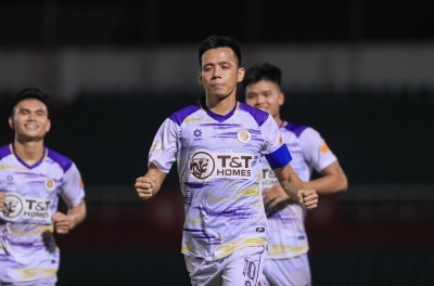 Văn Quyết bị treo giò sau trận đấu với Ninh Bình FC