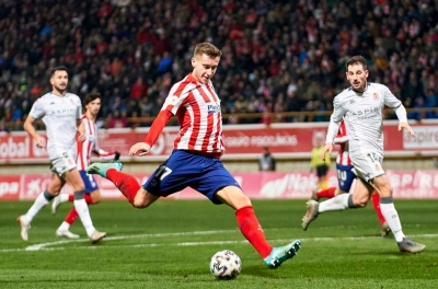 Cựu tiền đạo Atletico Madrid chuẩn bị cập bến V-League