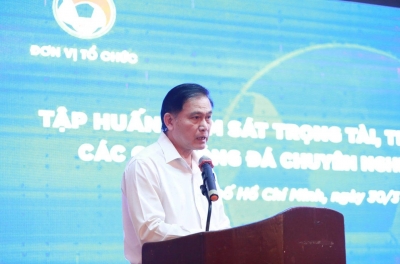 Bóng đá Việt Nam tiếp tục nâng cao trình độ trọng tài