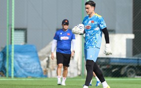 Tin nóng bóng đá Việt hôm nay 28/7: Thủ môn Văn Lâm trở lại sân tập; SLNA chiêu mộ tiền đạo Brazil