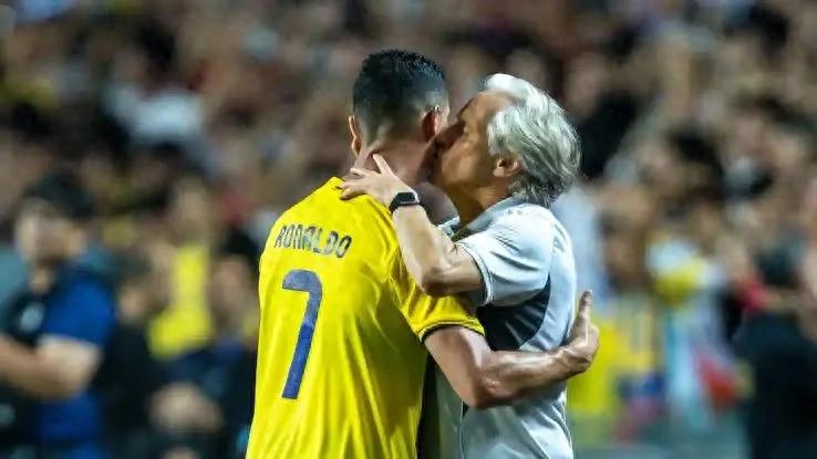 Huấn luyện viên vô địch của Al-Nassr tiếp quản đội tuyển Bồ Đào Nha, C罗 lại tranh tài Euro?