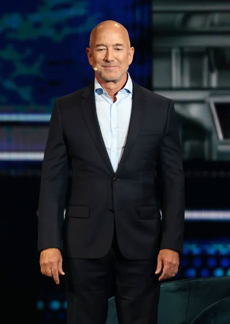 Liverpool sẽ trở thành đội giàu thứ 2 Ngoại hạng Anh nếu tỷ phú Bezos mua lại